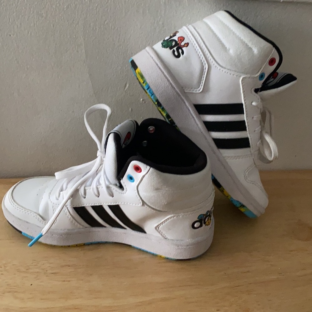 Adidas pokemon Hoops mid